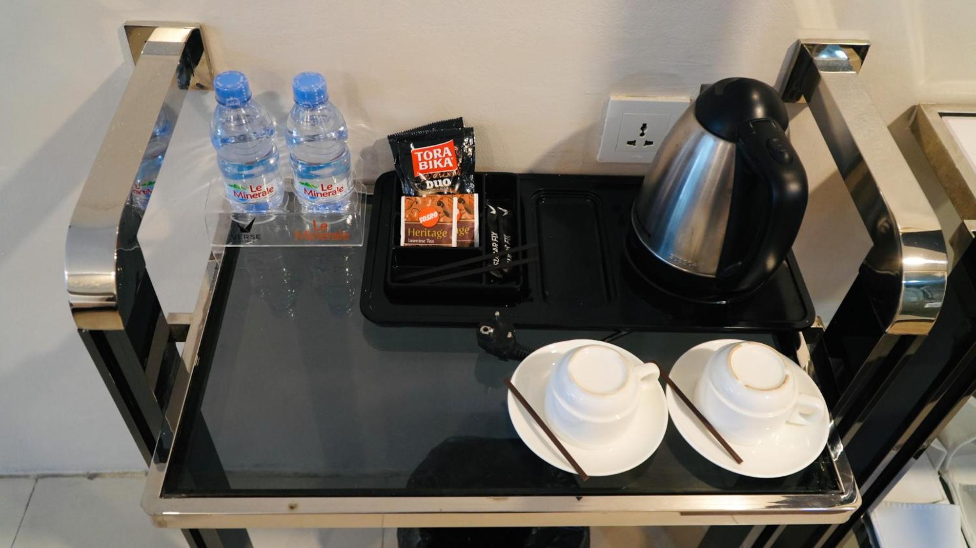 Verse Hotel Cirebon Extérieur photo
