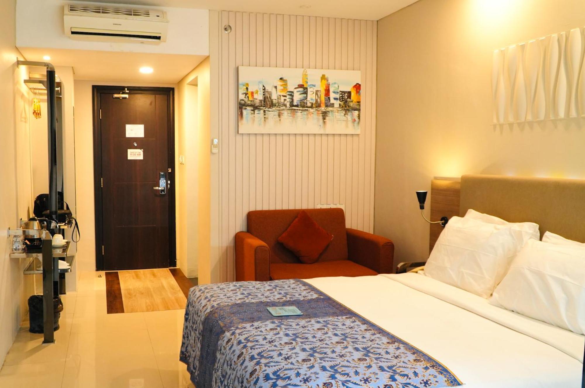 Verse Hotel Cirebon Extérieur photo