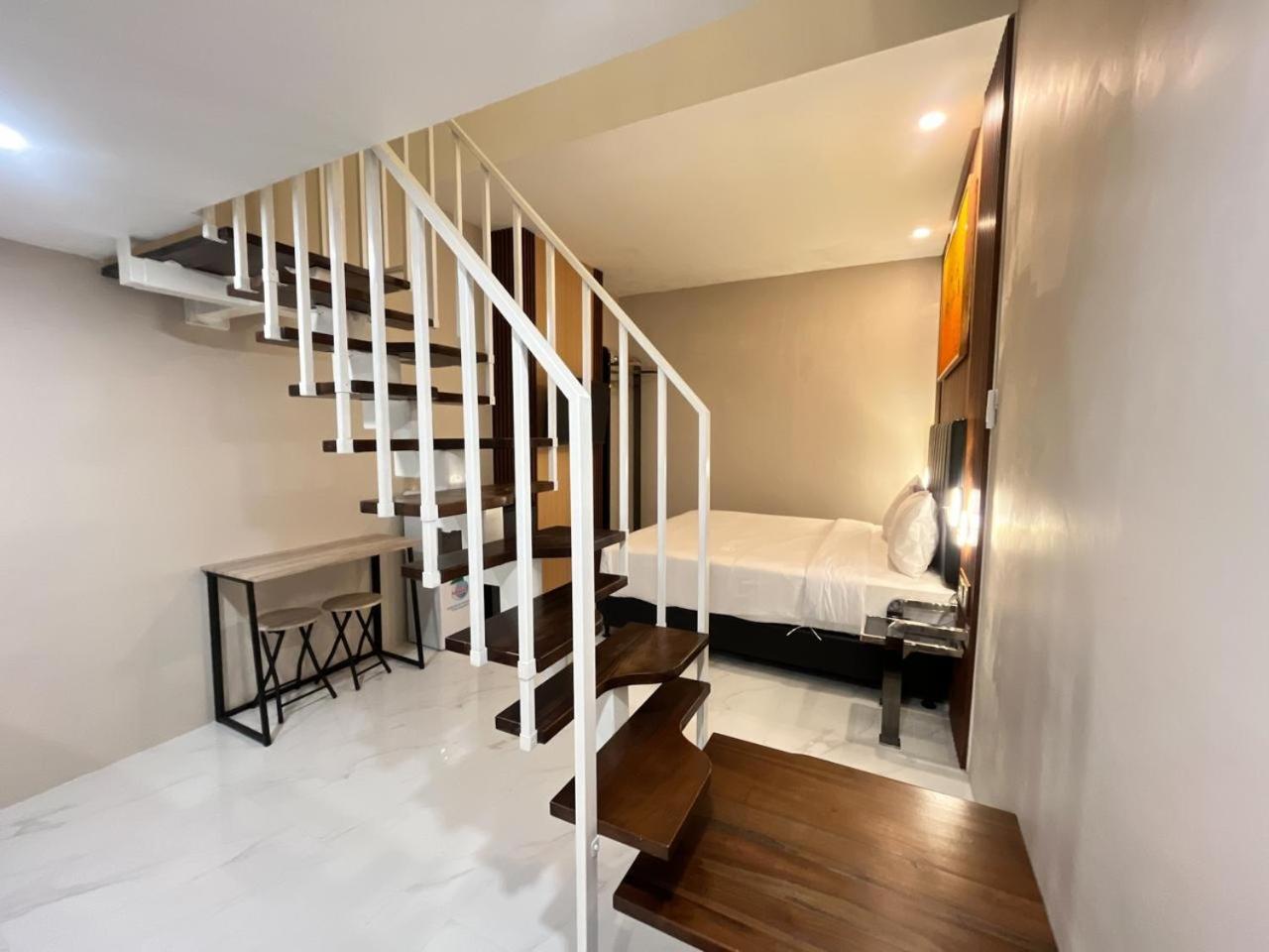 Verse Hotel Cirebon Extérieur photo